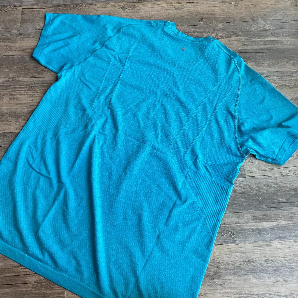 Turquoise Lululemon Vent Tech Short Sleeve Shirt